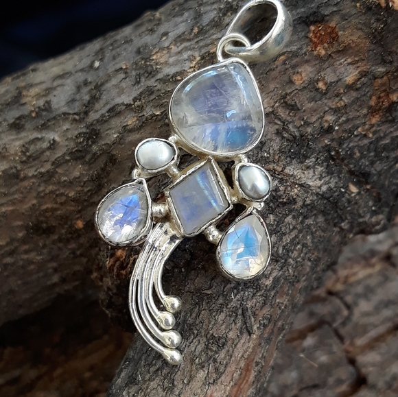 Rainbow Moonstone & Titanium Pearl Pendant - Picture 2 of 5
